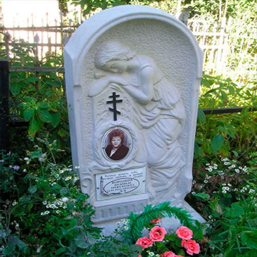 Памятник на кладбище фото